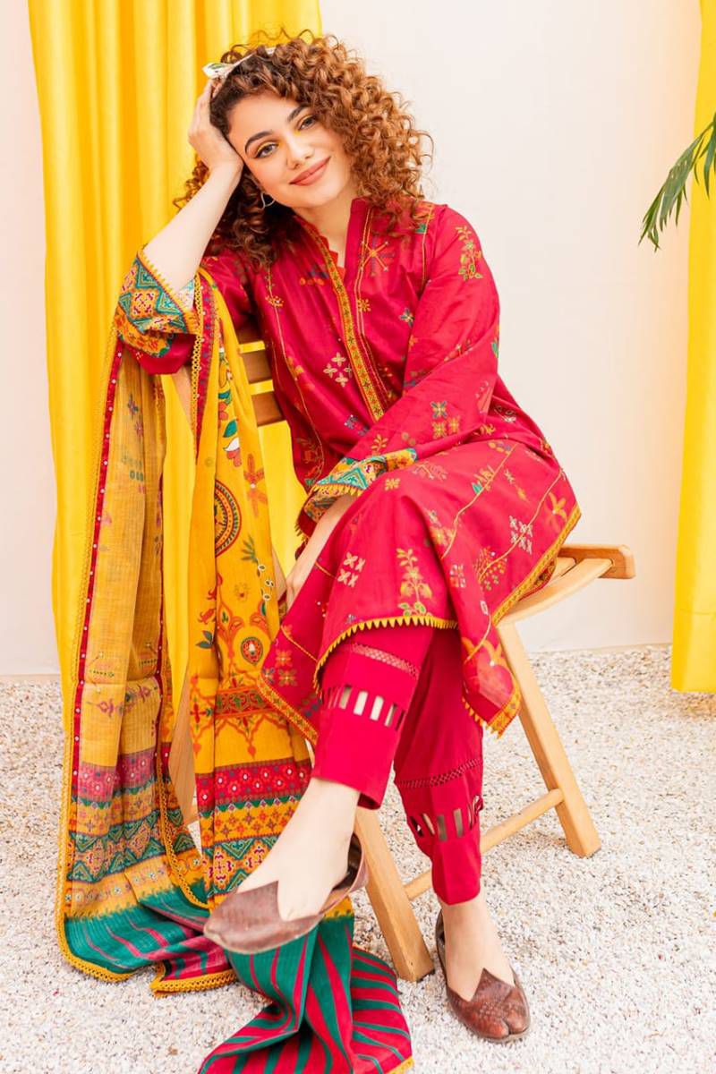 Batik Hit Code Dhanak Embroidered Collection